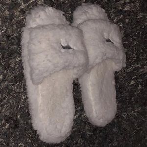 PINK Victoria’s Secret Sherpa Slippers in White